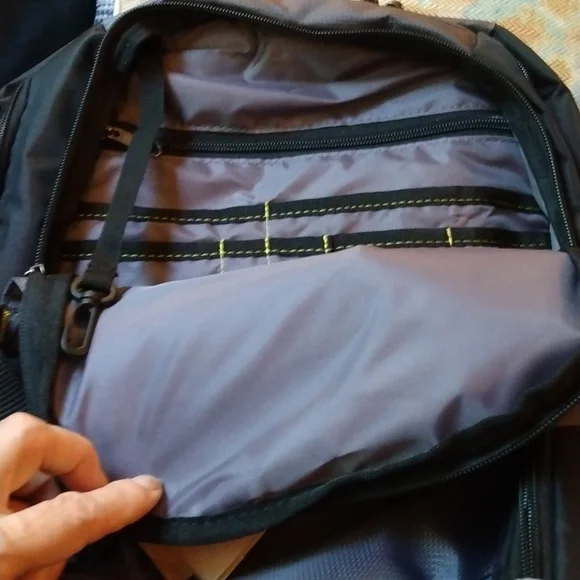 NWT Dell Tek Backpack 15.6" /40 cm Black Many Pockets & Padded Laptop Pocket - Picture 10 of 15